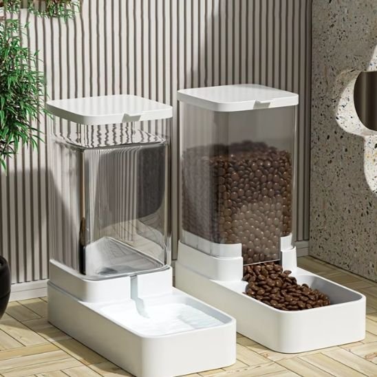 Distributeur de croquettes pour chat 2 kg 