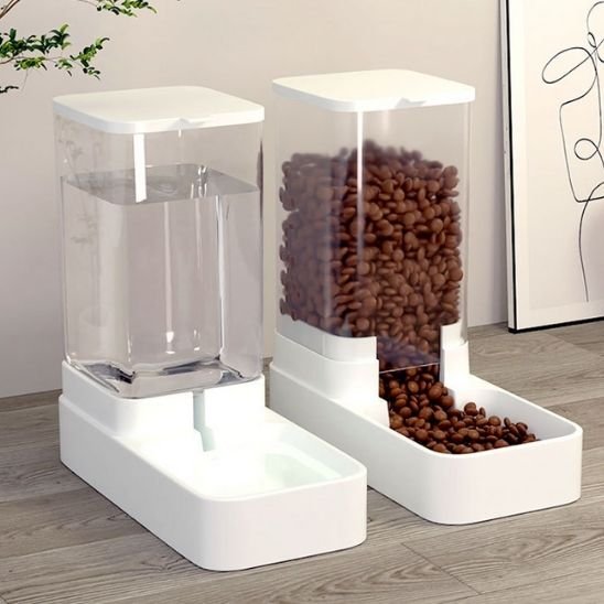 Distributeur de croquettes pour chat simple 